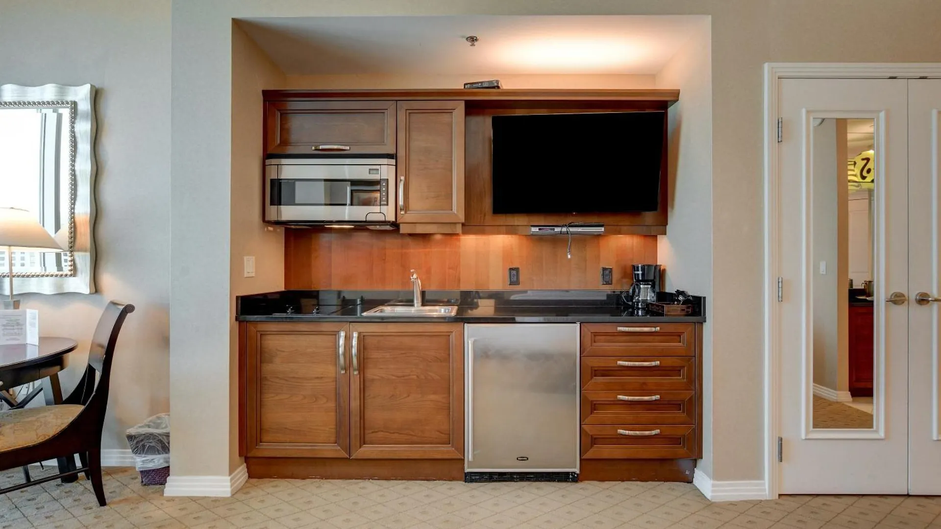 Apartmanhotel Eclipse Studio At Mgm Signature Tower 3 Balcony Strip View F1 Track View Las Vegas